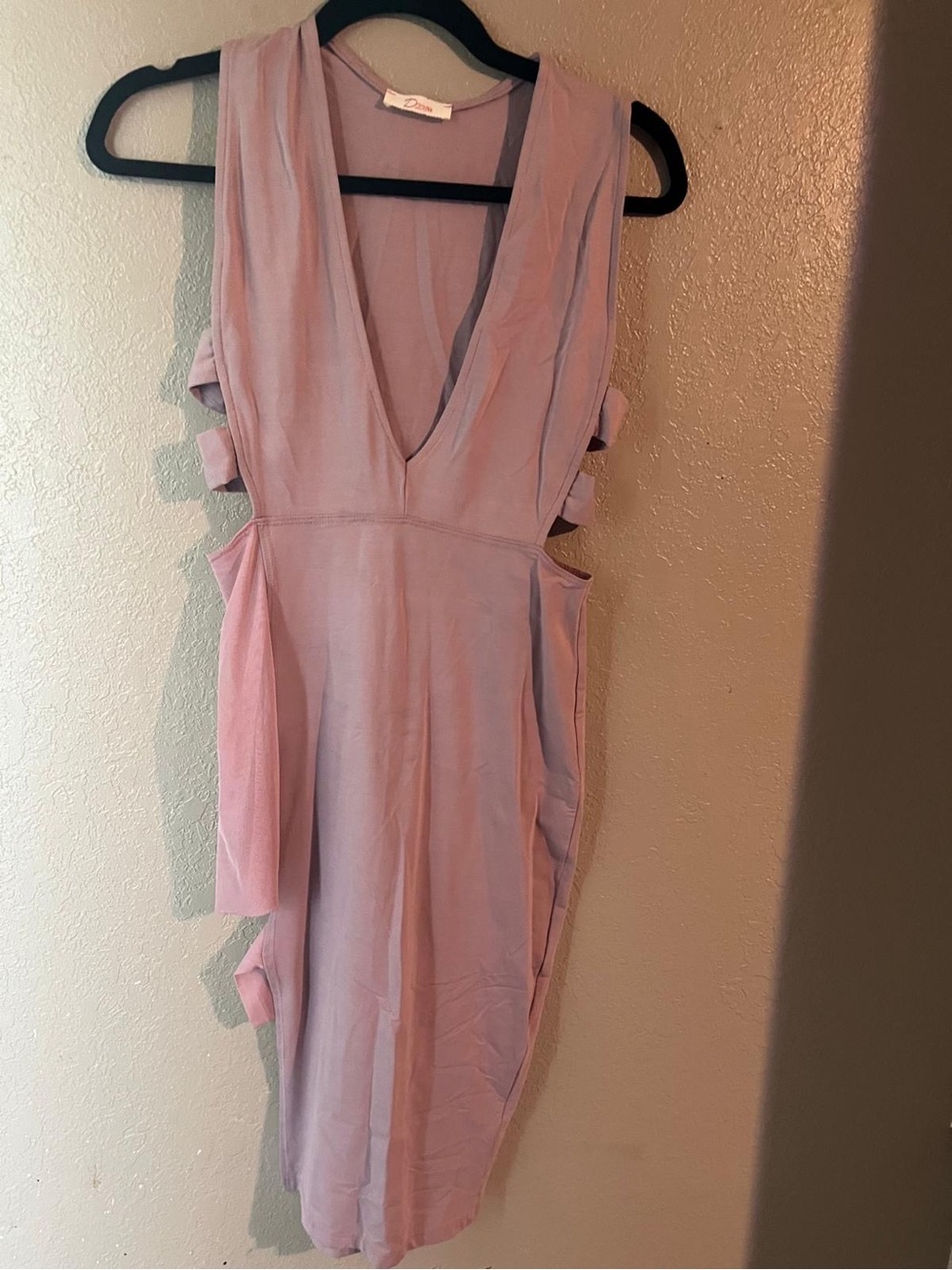 Dainty Mauve Sleeveless V-Neck Dress